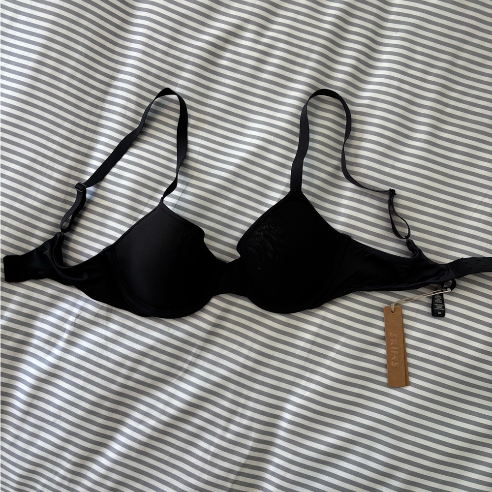 NEW skims bra size 32C